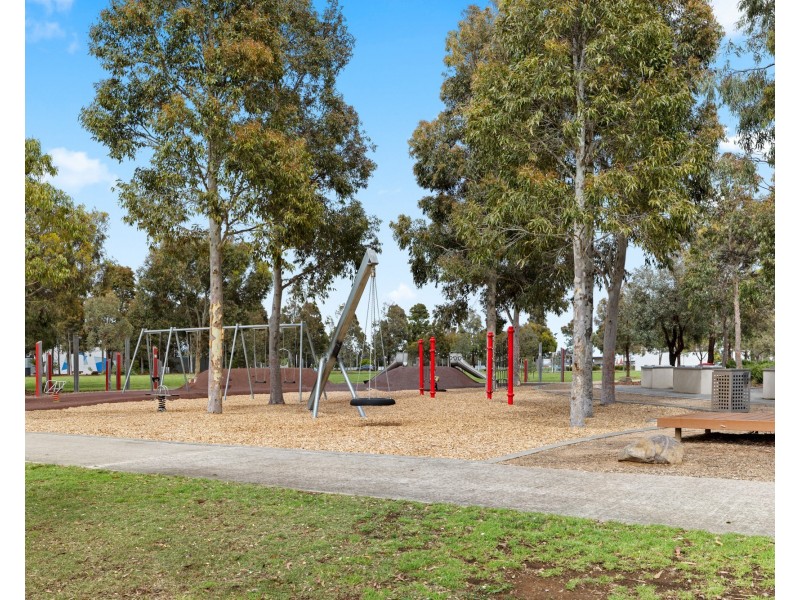 44 Middleton Dr, Point Cook VIC 3030