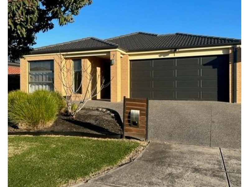 7 Darter Way, Williams Landing VIC 3027