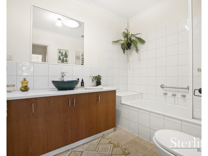 2/20 Centenary Crescent, Werribee VIC 3030