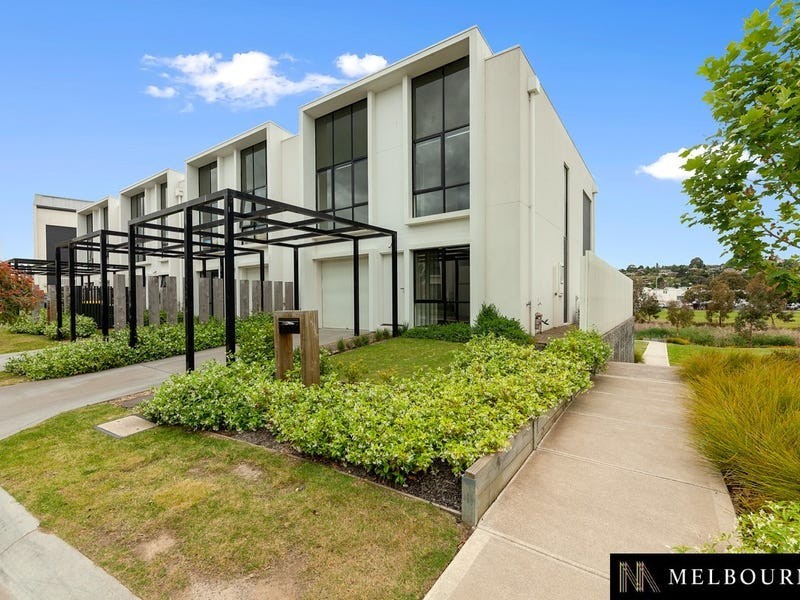 27 Belsay Chase, Chirnside Park VIC 3116