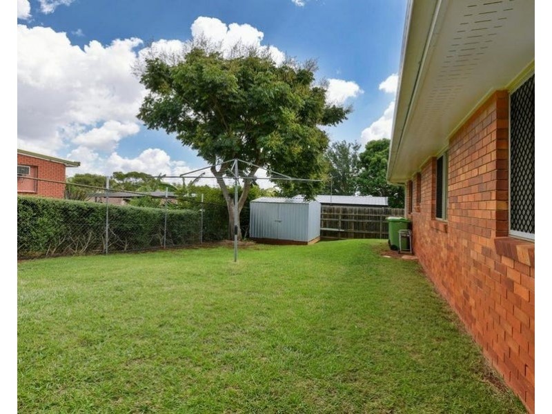 15 Claret Street, Wilsonton Heights QLD 4350