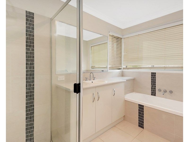 15 Naomi Drive, Crows Nest QLD 4355