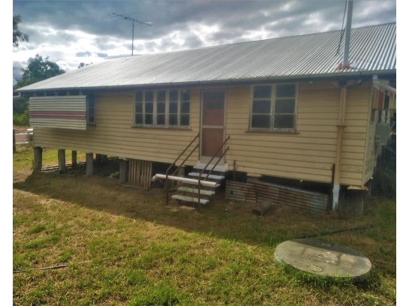 7983 New England Highway, Pechey QLD 4352