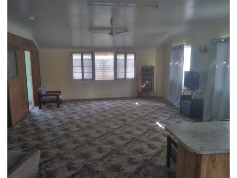 7983 New England Highway, Pechey QLD 4352