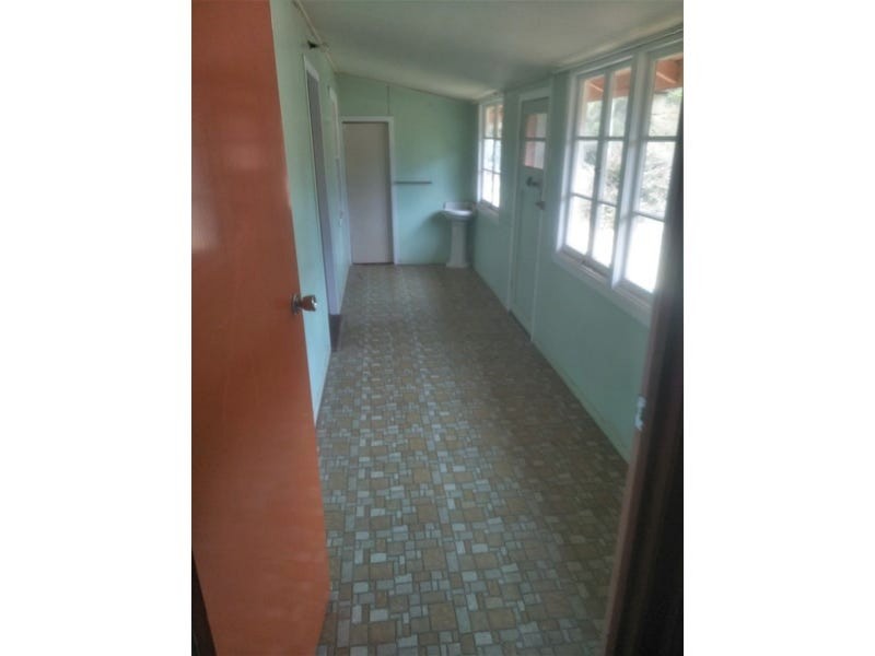 7983 New England Highway, Pechey QLD 4352