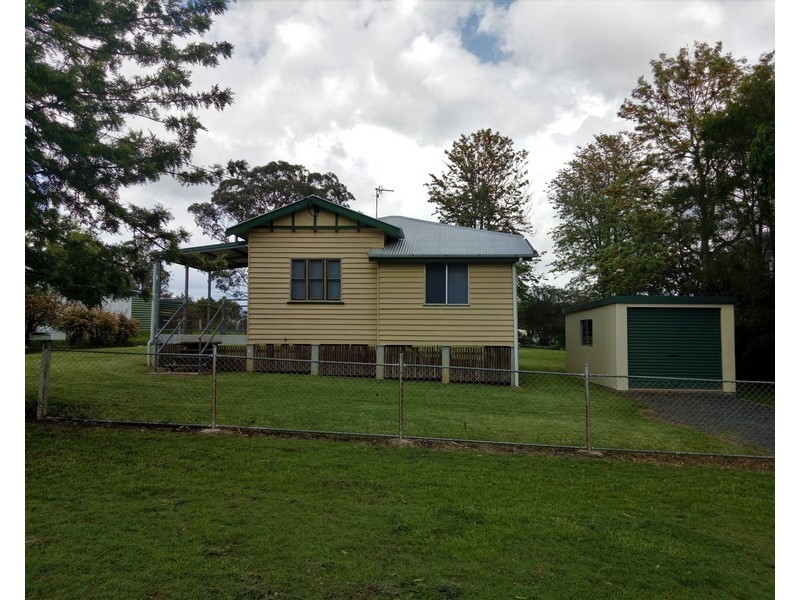 9 Jones Street, Crows Nest QLD 4355