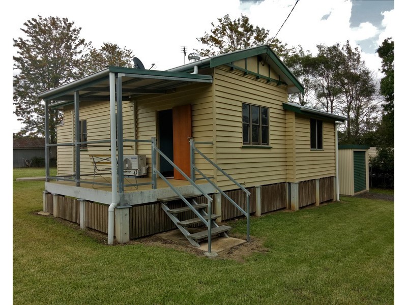 9 Jones Street, Crows Nest QLD 4355