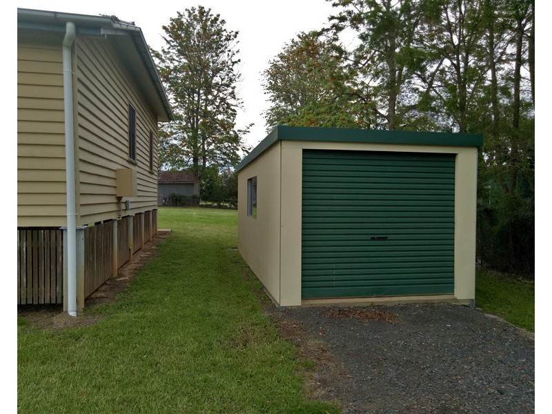 9 Jones Street, Crows Nest QLD 4355