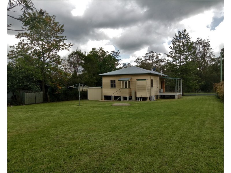 9 Jones Street, Crows Nest QLD 4355
