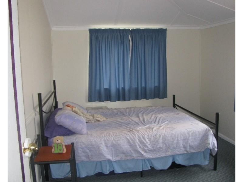 12 John Street, Crows Nest QLD 4355