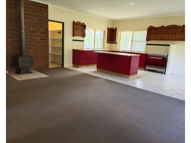 272 McQuillan Road, Ravensbourne QLD 4352