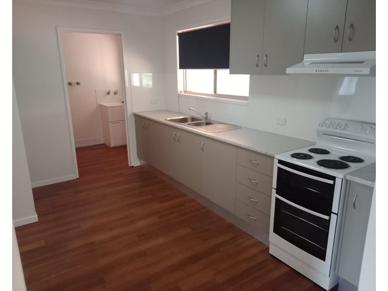 2 Station Street, Hampton QLD 4352