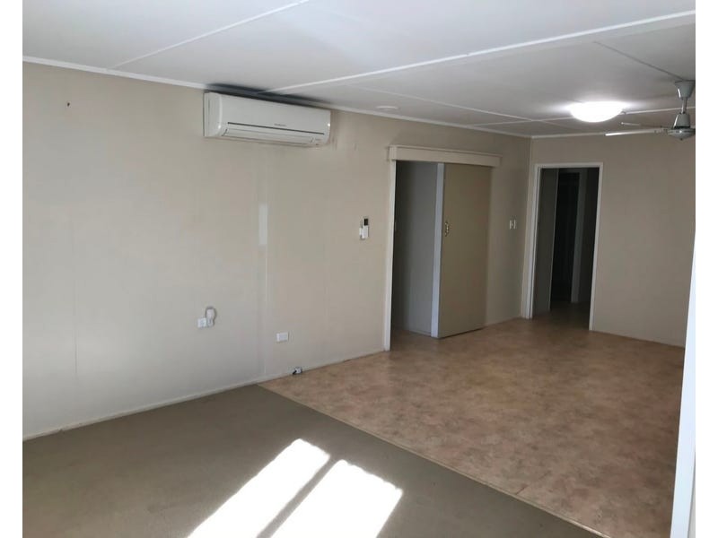 25 Toowoomba Road, Crows Nest QLD 4355