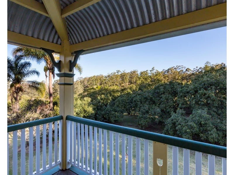 14 Wilkes Road, Hampton QLD 4352