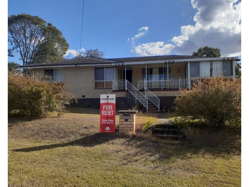 9 Andrews Road, Crows Nest QLD 4355