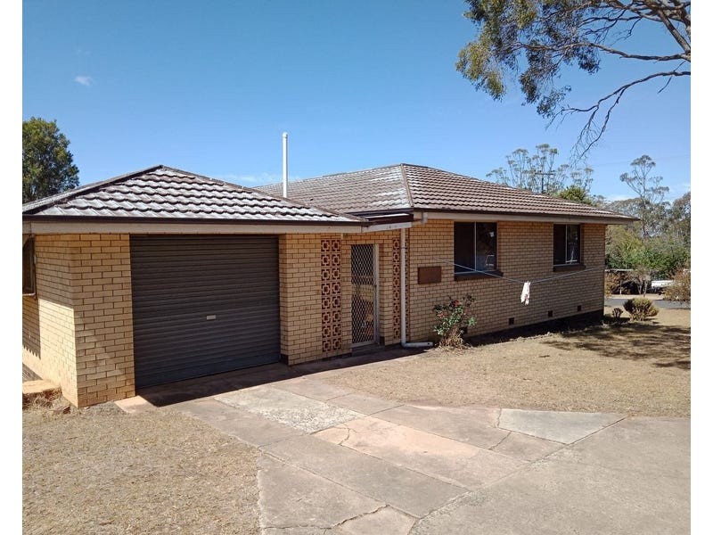 9 Andrews Road, Crows Nest QLD 4355