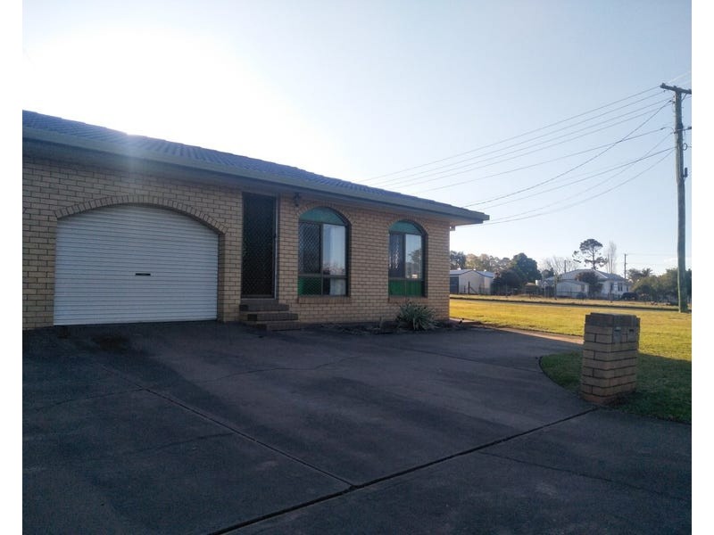 1/3 Hazzard Street, Centenary Heights QLD 4350