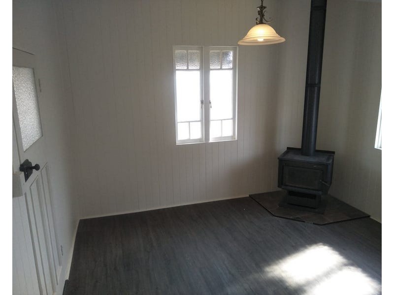 24 Federal Street, Oakey QLD 4401