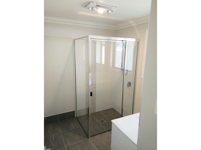 1A Gleeson Street, Crows Nest QLD 4355