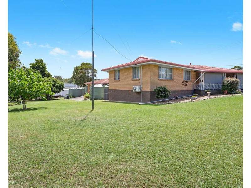 16 Albert Street, Crows Nest QLD 4355