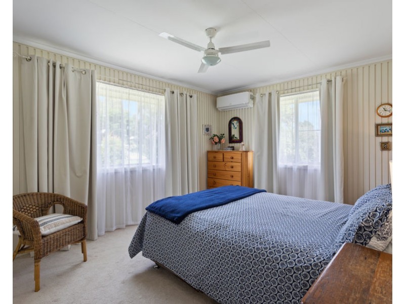 16 Albert Street, Crows Nest QLD 4355