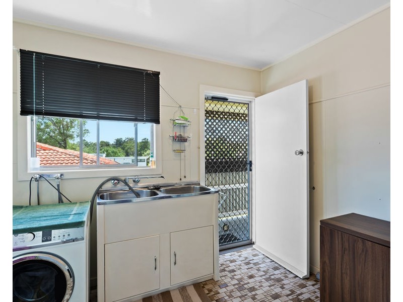 16 Albert Street, Crows Nest QLD 4355