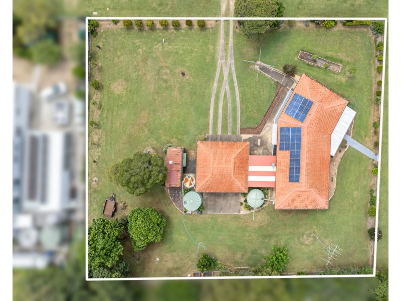 16 Albert Street, Crows Nest QLD 4355