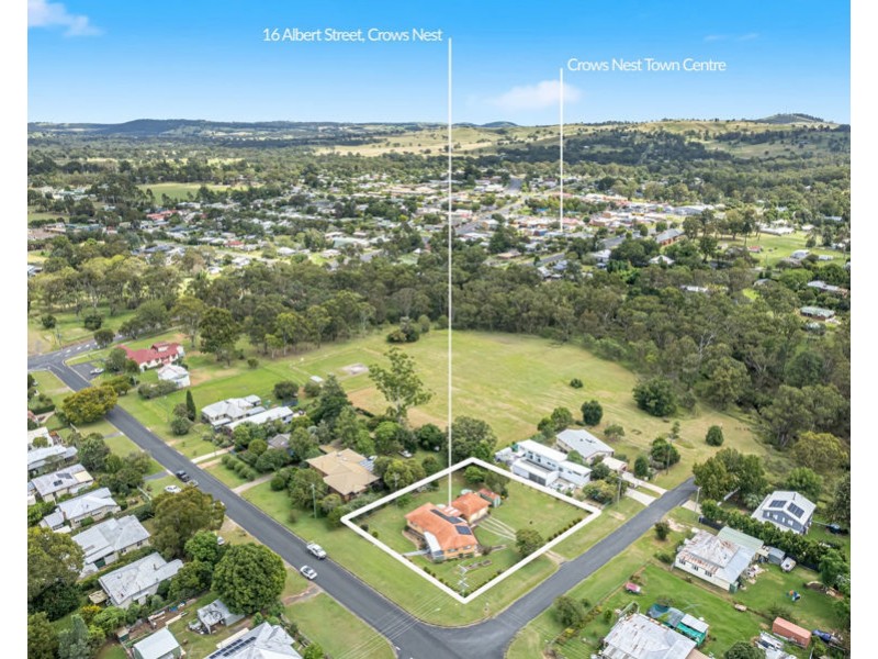16 Albert Street, Crows Nest QLD 4355