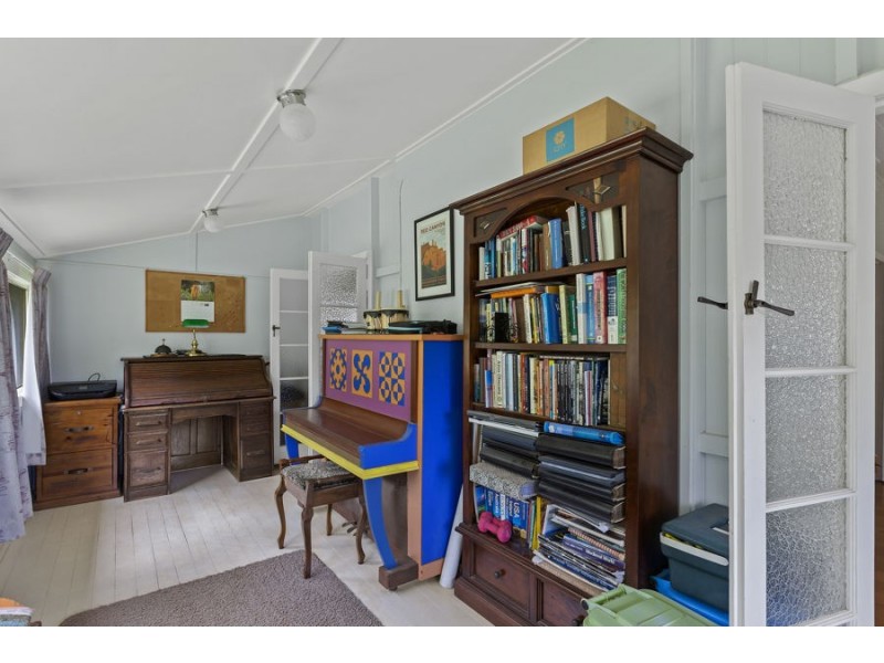 536 Ravensbourne Dip Rd, Ravensbourne QLD 4352