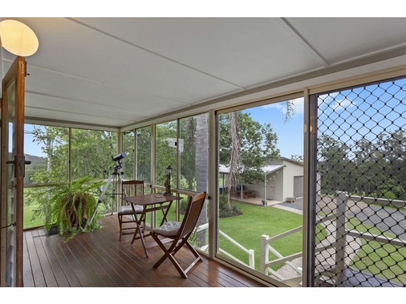 536 Ravensbourne Dip Rd, Ravensbourne QLD 4352
