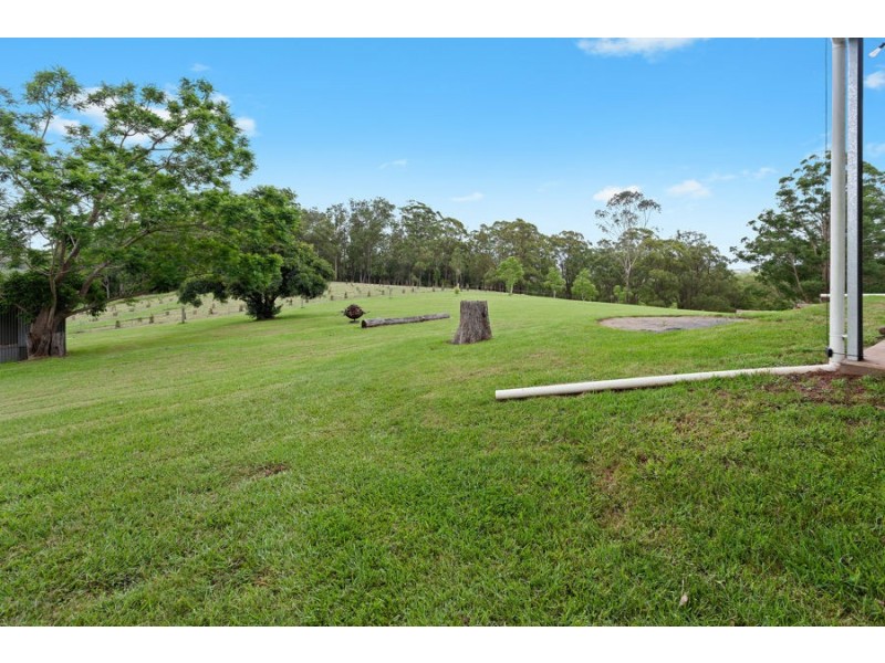 536 Ravensbourne Dip Rd, Ravensbourne QLD 4352