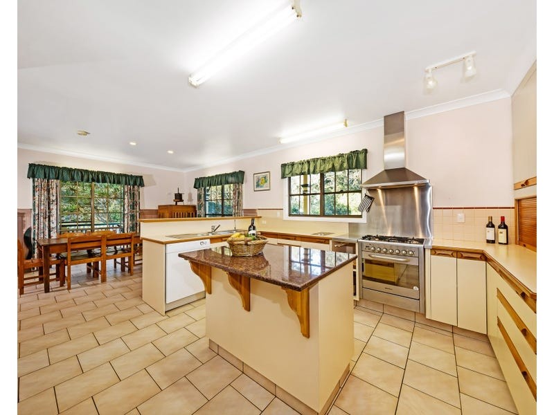 14 Wilkes Road, Hampton QLD 4352