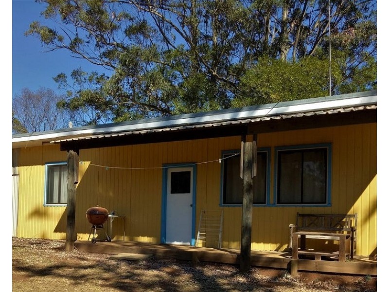 14 Wilkes Road, Hampton QLD 4352