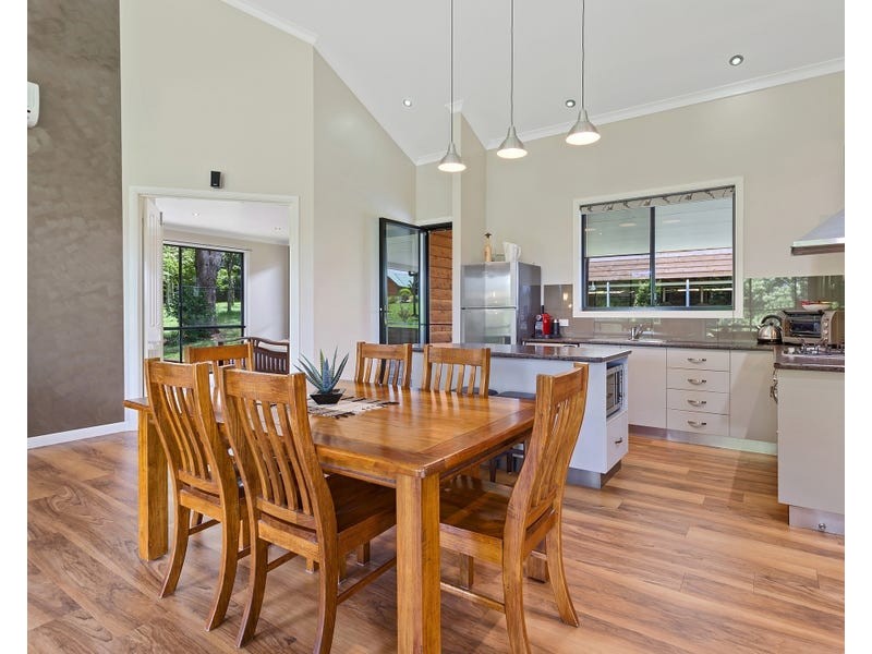 205/3143 Esk Hampton Rd, Ravensbourne QLD 4352