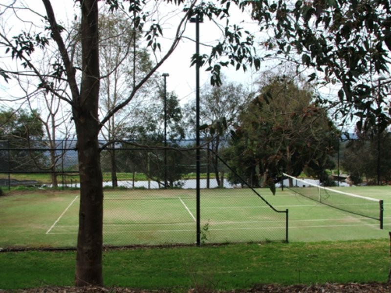 210/3143 Esk-Hampton Road, Ravensbourne QLD 4352