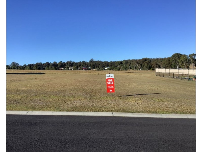 9 Naomi Drive, Crows Nest QLD 4355