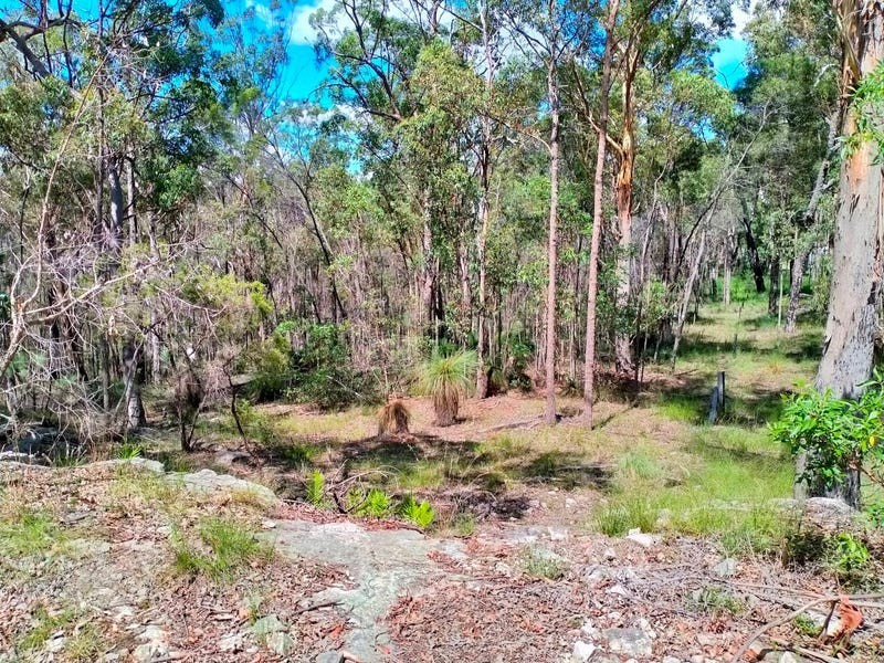 11 Pinnell Road, Crows Nest QLD 4355
