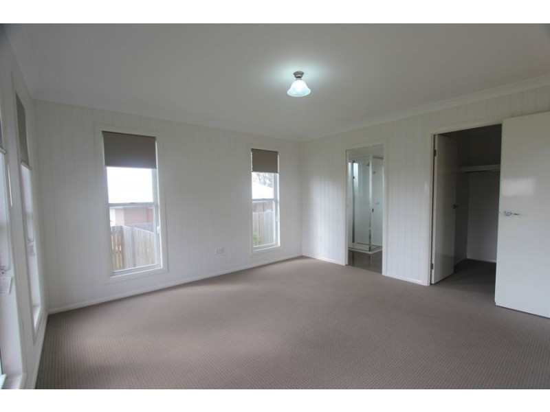 24 Samuel Avenue, Crows Nest QLD 4355