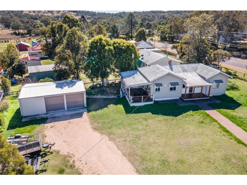 2 New England Highway, Crows Nest QLD 4355