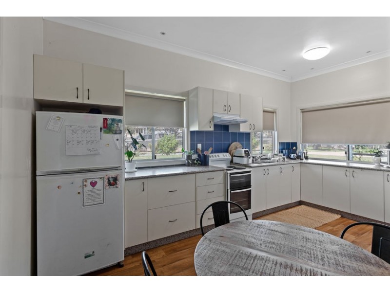 2 New England Highway, Crows Nest QLD 4355