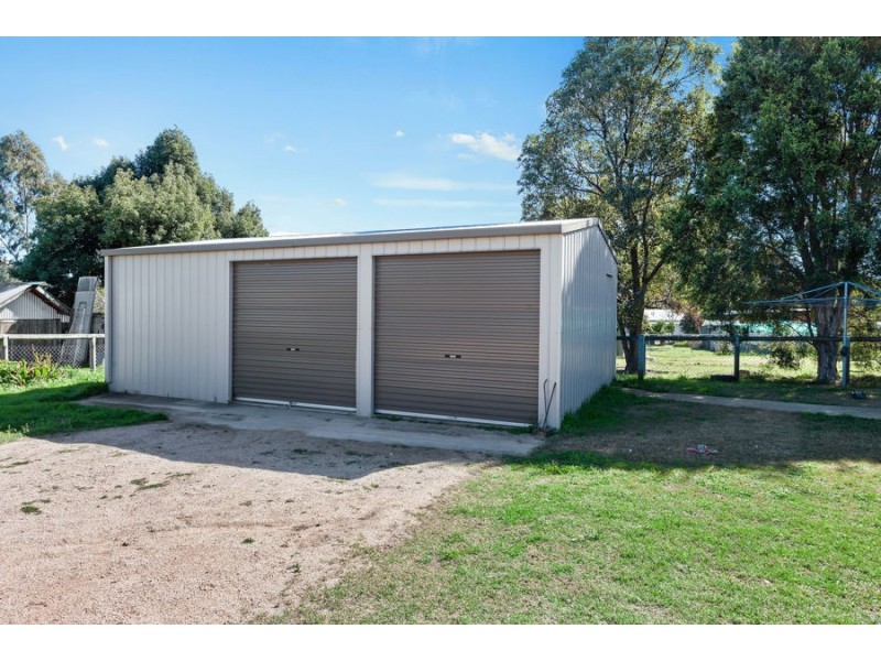 2 New England Highway, Crows Nest QLD 4355