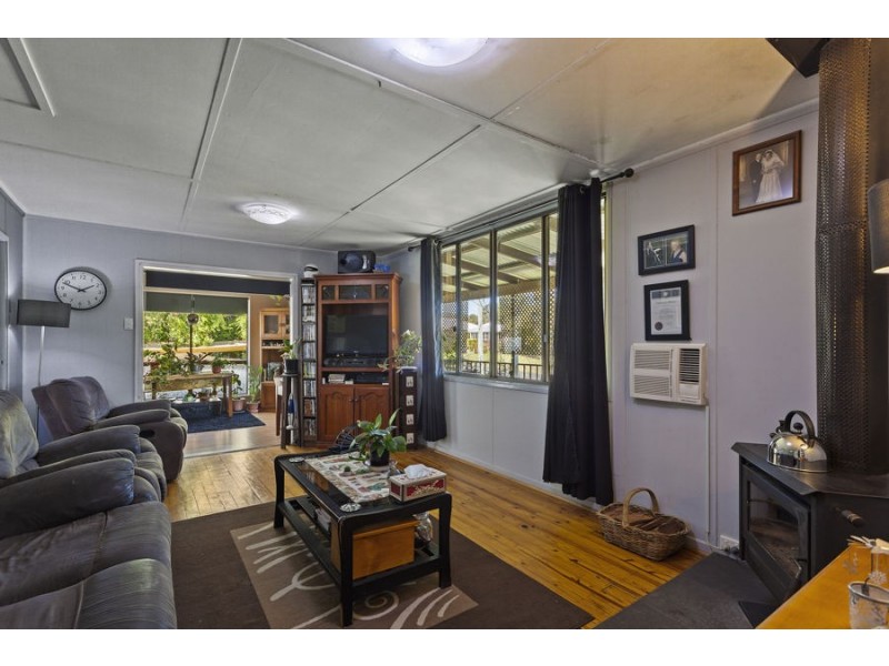 2 Dale Street, Crows Nest QLD 4355