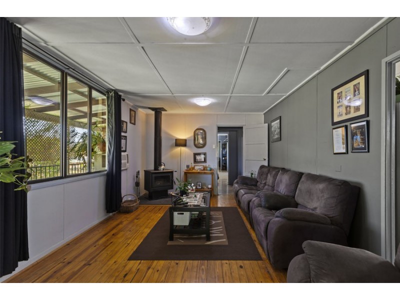 2 Dale Street, Crows Nest QLD 4355