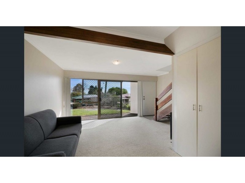 4/2 Benjamin Street, Mount Lofty QLD 4350