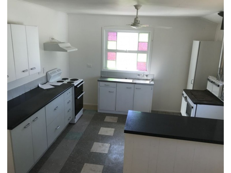 447 National Park Road, Ravensbourne QLD 4352