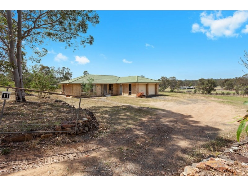 11 Devoncourt Lane, Crows Nest QLD 4355