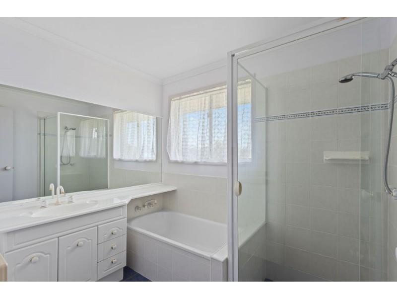 11 Devoncourt Lane, Crows Nest QLD 4355