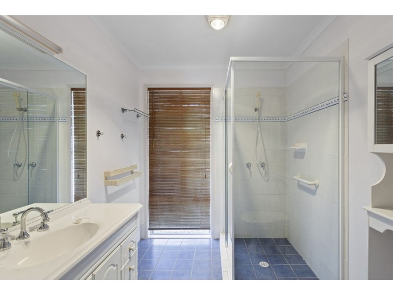 11 Devoncourt Lane, Crows Nest QLD 4355