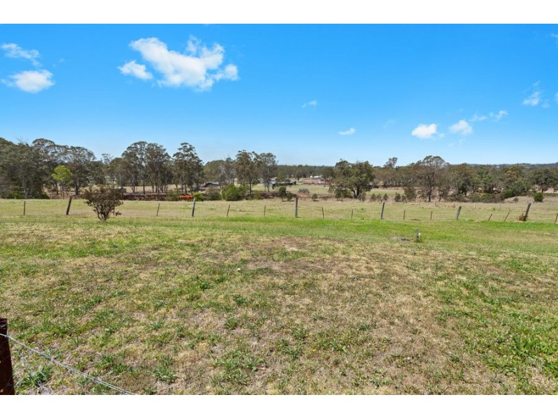 11 Devoncourt Lane, Crows Nest QLD 4355