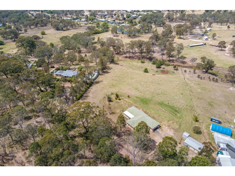 11 Devoncourt Lane, Crows Nest QLD 4355
